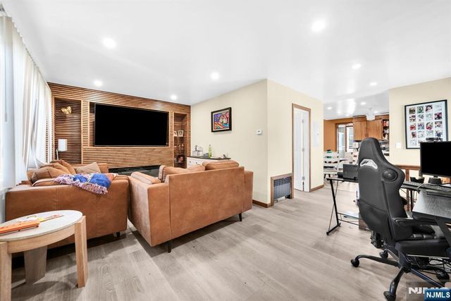 79 Moonachie Road, Moonachie, NJ 07074