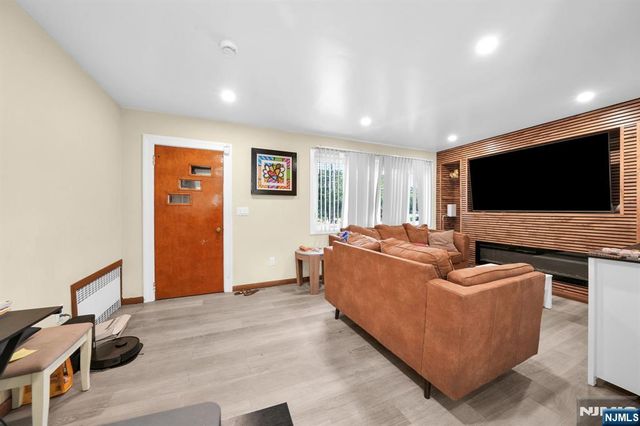 79 Moonachie Road, Moonachie, NJ 07074