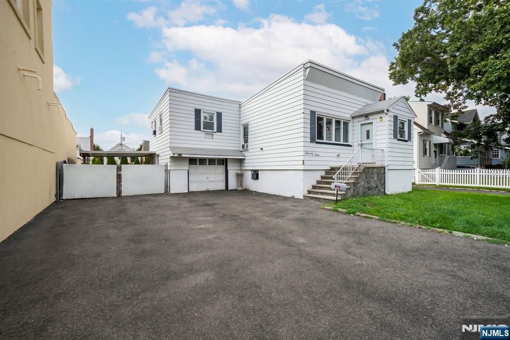 79 Moonachie Road, Moonachie, NJ 07074