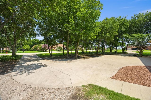 126 Eastcreek Drive, Royse City, TX 75189