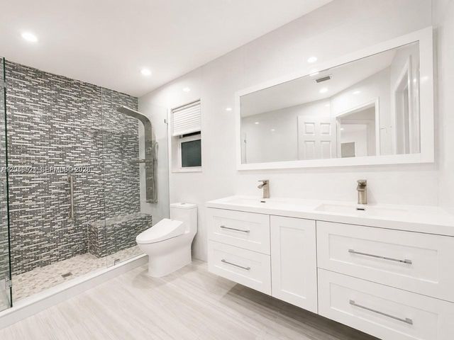 2616 Oakbrook Court, Weston, FL 33332