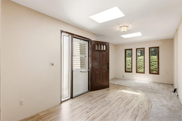 9 Bowman Lane, Kings Park, NY 11754