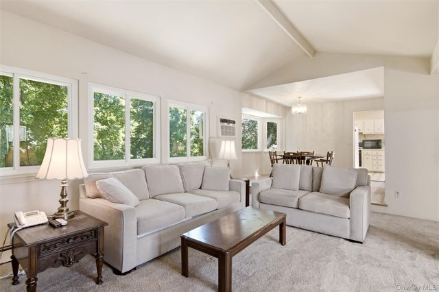 9 Bowman Lane, Kings Park, NY 11754