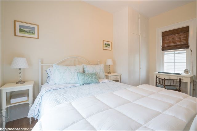6 Restmere Terrace, Middletown, RI 02842