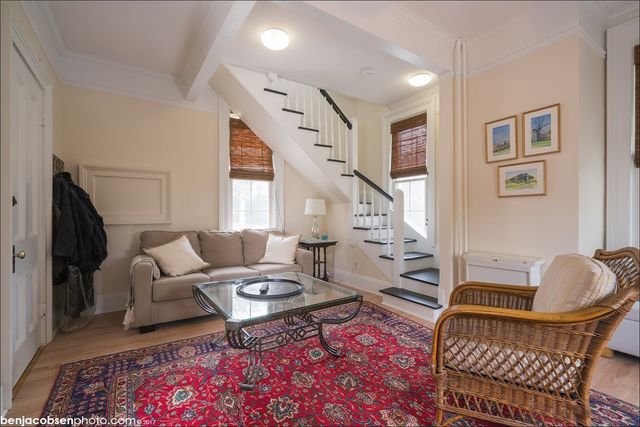 6 Restmere Terrace, Middletown, RI 02842