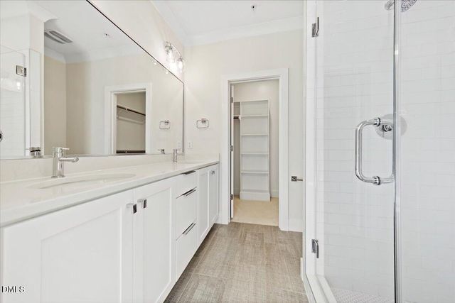 712 E Edenton Street 102, Raleigh, NC 27601