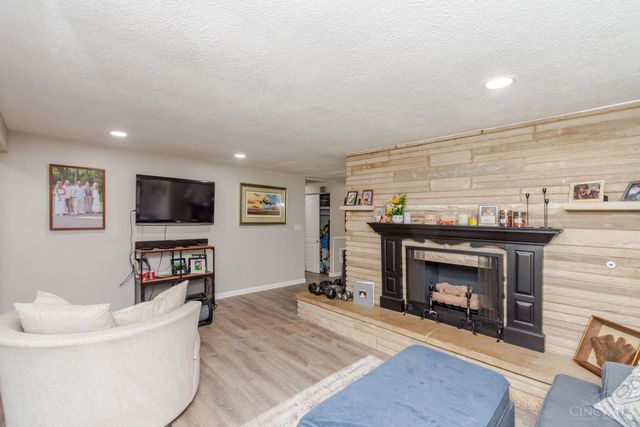 20 Bristol Drive, Centerville, OH 45458