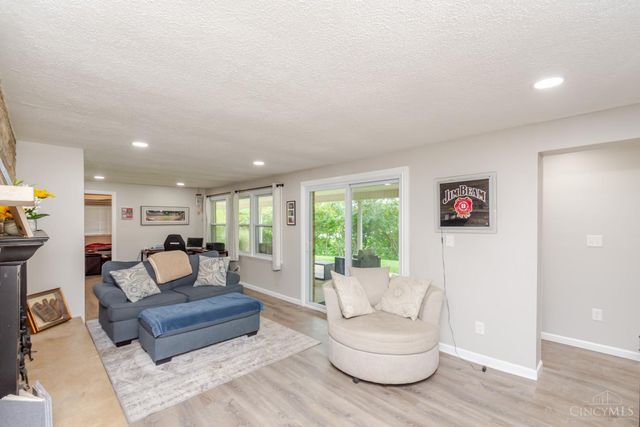 20 Bristol Drive, Centerville, OH 45458