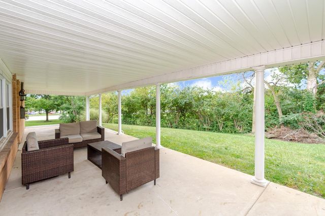 20 Bristol Drive, Centerville, OH 45458