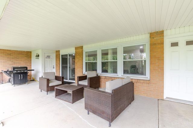 20 Bristol Drive, Centerville, OH 45458