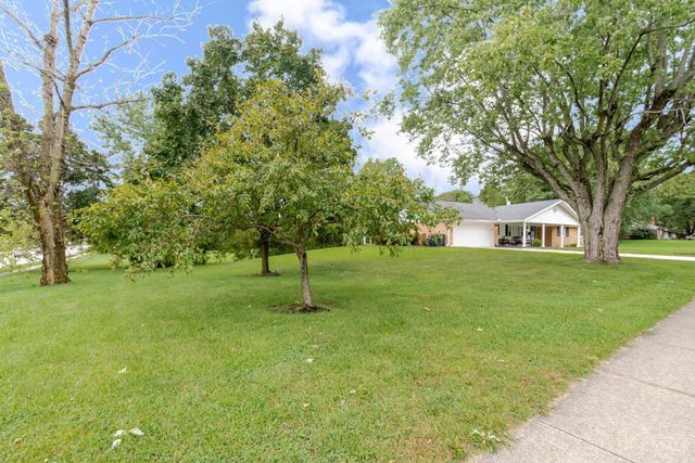 20 Bristol Drive, Centerville, OH 45458