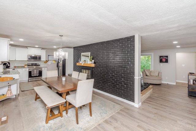 20 Bristol Drive, Centerville, OH 45458