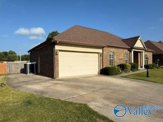 15905 Landview Lane, Athens, AL 35613