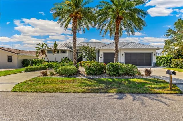 2477 Sierra LN, Punta Gorda, FL 33950