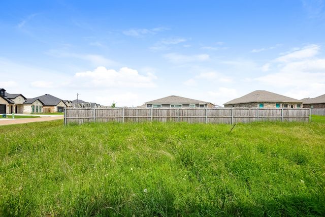 2719 William Street, Mabank, TX 75147