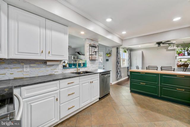 5766 CORSAIR CT, Bensalem, PA 19020