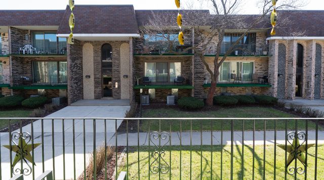 9140 S PULASKI Road 1W, Oak Lawn, IL 60453