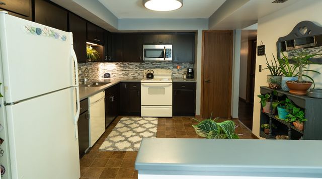 9140 S PULASKI Road 1W, Oak Lawn, IL 60453