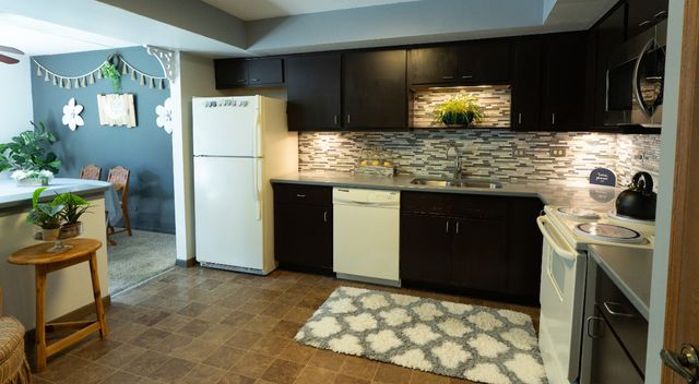 9140 S PULASKI Road 1W, Oak Lawn, IL 60453