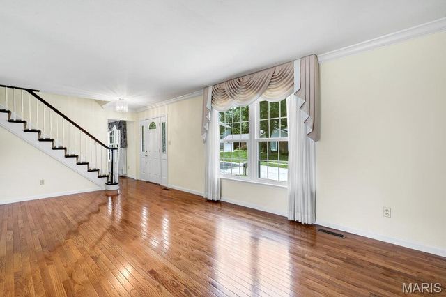 15580 Parasol Drive, Chesterfield, MO 63017