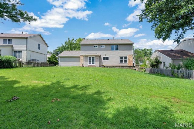 15580 Parasol Drive, Chesterfield, MO 63017