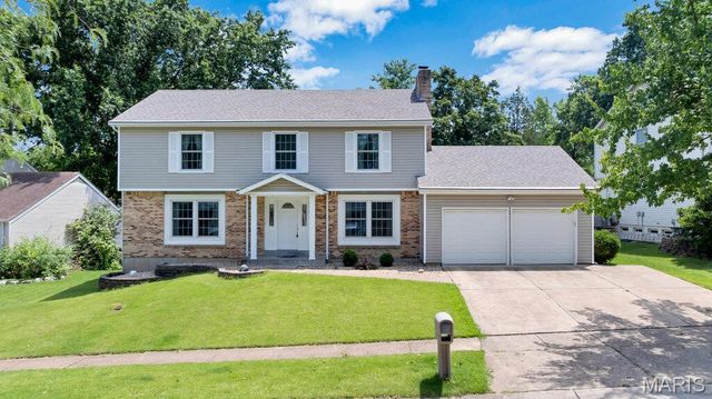 15580 Parasol Drive, Chesterfield, MO 63017