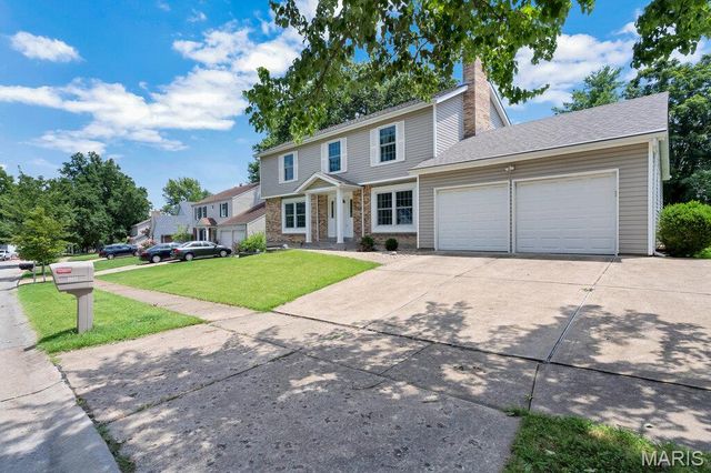 15580 Parasol Drive, Chesterfield, MO 63017