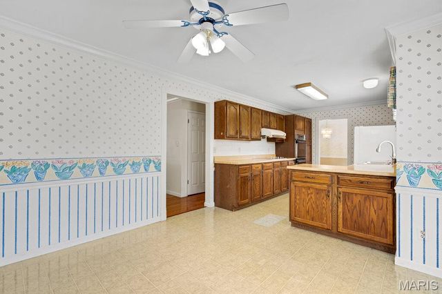 15580 Parasol Drive, Chesterfield, MO 63017