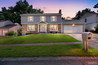 15580 Parasol Drive, Chesterfield, MO 63017