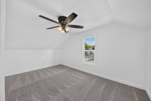 400 W 7TH AVENUE, Oshkosh, WI 54902