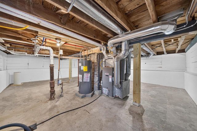 400 W 7TH AVENUE, Oshkosh, WI 54902