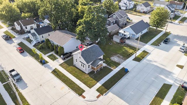 400 W 7TH AVENUE, Oshkosh, WI 54902