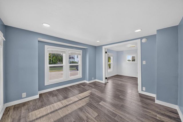 400 W 7TH AVENUE, Oshkosh, WI 54902