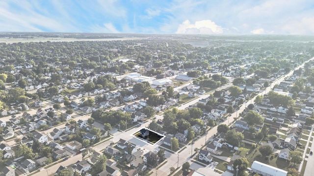 400 W 7TH AVENUE, Oshkosh, WI 54902