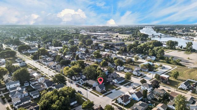 400 W 7TH AVENUE, Oshkosh, WI 54902