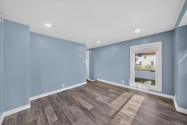 400 W 7TH AVENUE, Oshkosh, WI 54902