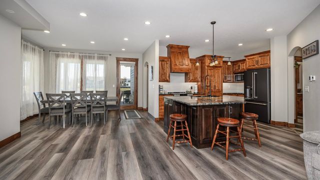 6209 Misty Waters Drive, Bismarck, ND 58503