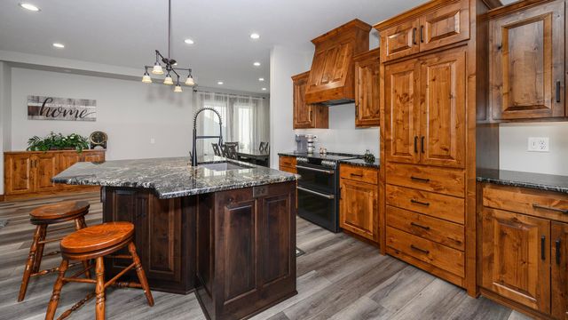 6209 Misty Waters Drive, Bismarck, ND 58503