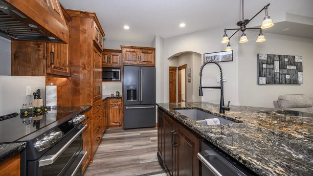 6209 Misty Waters Drive, Bismarck, ND 58503