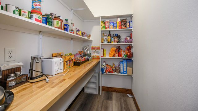 6209 Misty Waters Drive, Bismarck, ND 58503