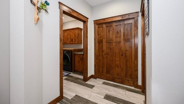 6209 Misty Waters Drive, Bismarck, ND 58503