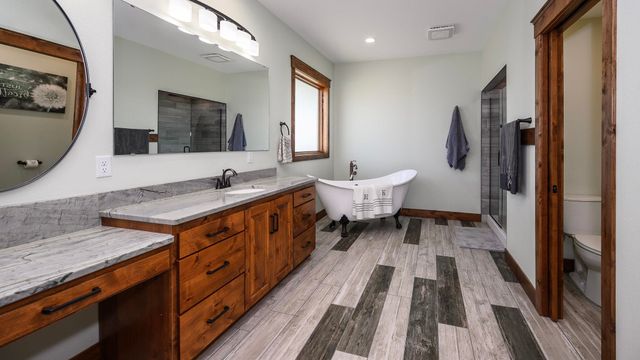 6209 Misty Waters Drive, Bismarck, ND 58503