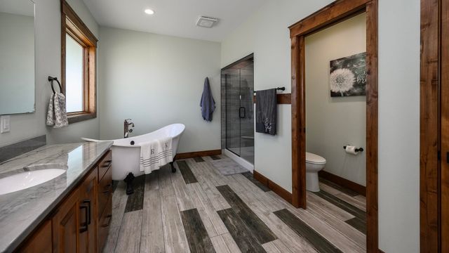 6209 Misty Waters Drive, Bismarck, ND 58503