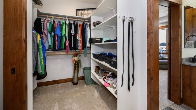 6209 Misty Waters Drive, Bismarck, ND 58503