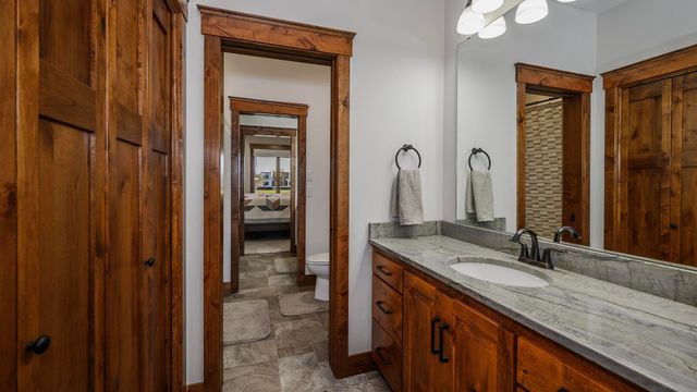 6209 Misty Waters Drive, Bismarck, ND 58503