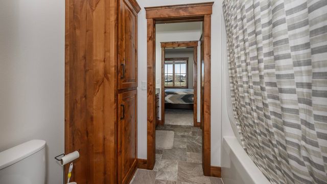 6209 Misty Waters Drive, Bismarck, ND 58503