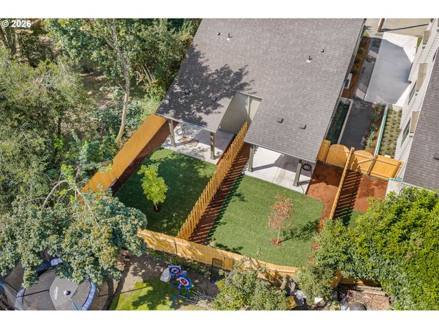 7262 Sw 1st Ave, Portland, OR 97219