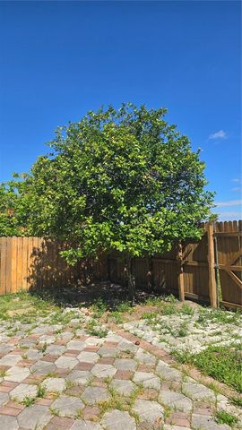 2705 NW 204th Ln, Miami Gardens, FL 33056