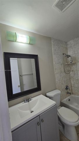 2705 NW 204th Ln, Miami Gardens, FL 33056
