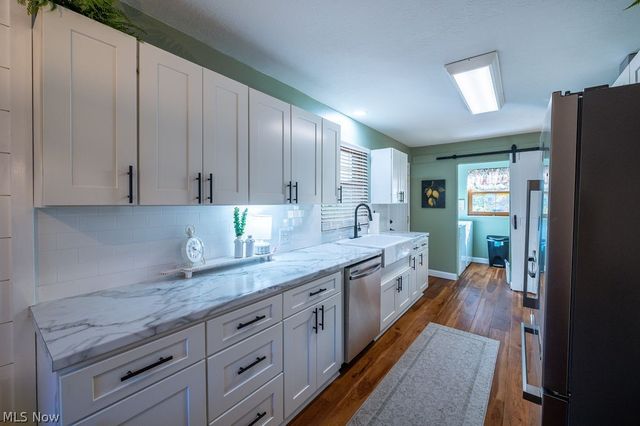 1239 Lakewood Circle, Washington, WV 26181